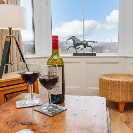Apartment White Horses *